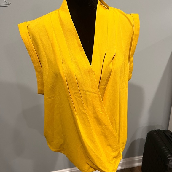 Ann Taylor Tops - Ann Taylor gorgeous yellow draped sleeveless top💛